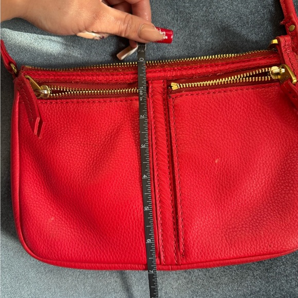 Gorgeous genuine leather red crossbody Fossil purse - Picture 4 of 8